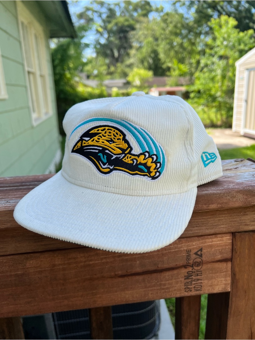 RARE LAFAVRE Jags Corduroy Snapback